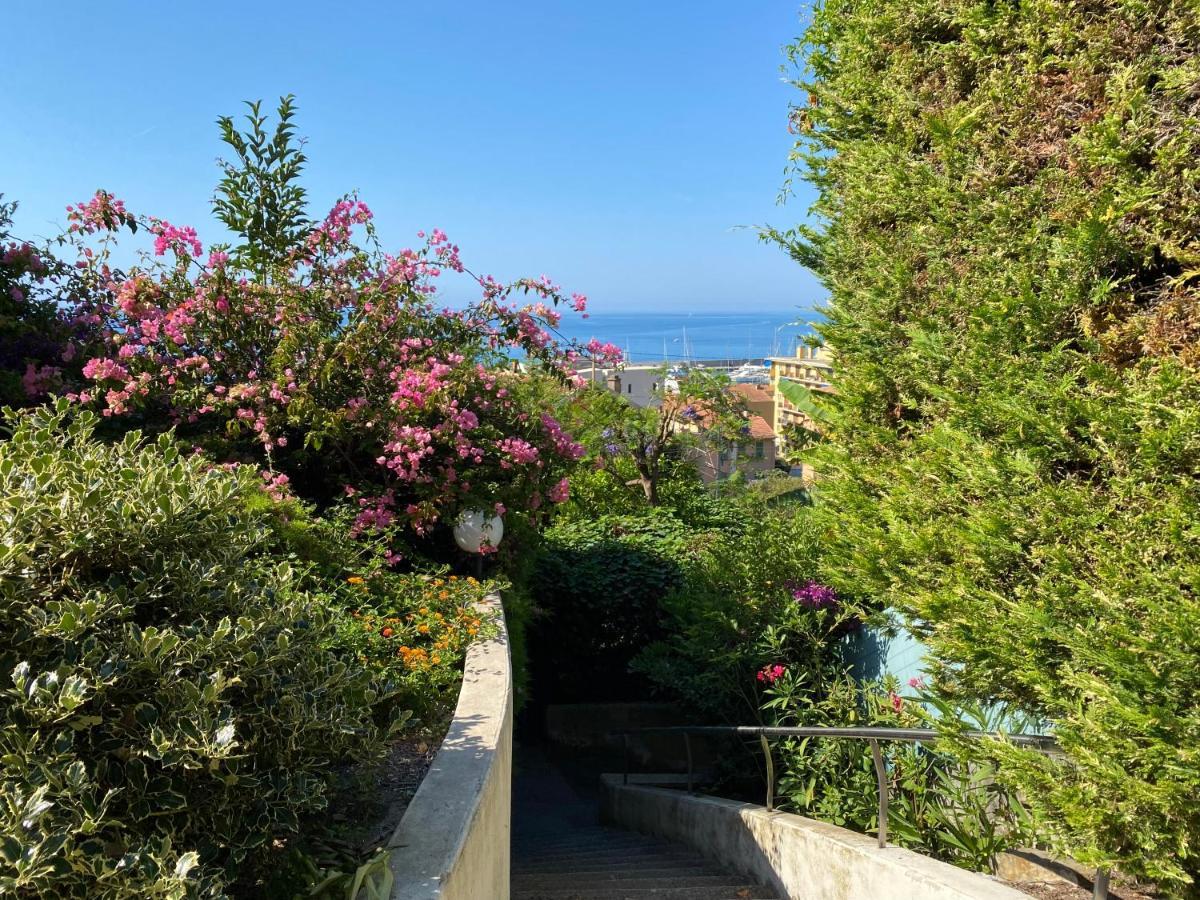 Mansfield Vue Carte Postale Terrasse Piscine Calme Port A 200M A Pied Apartment Menton Luaran gambar